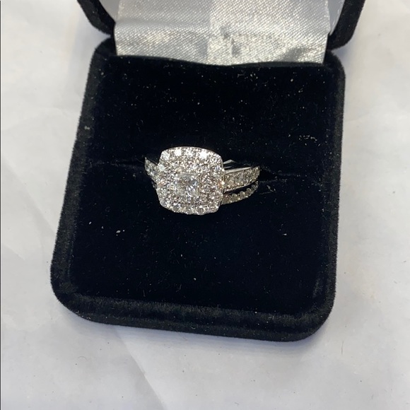 Jewelry - NEW Diamonds Bridal Set White Gold